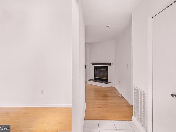 4th image of 23851 Woods Dr