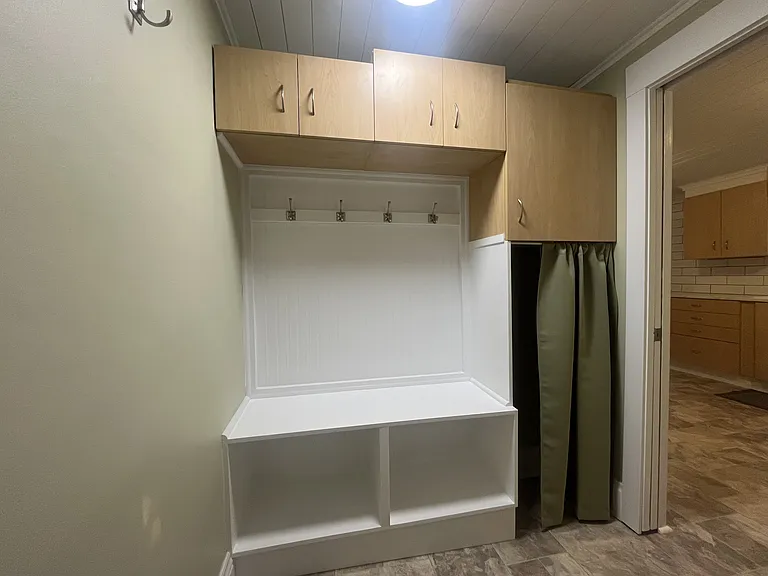925 Windsor Ave — Photo 11