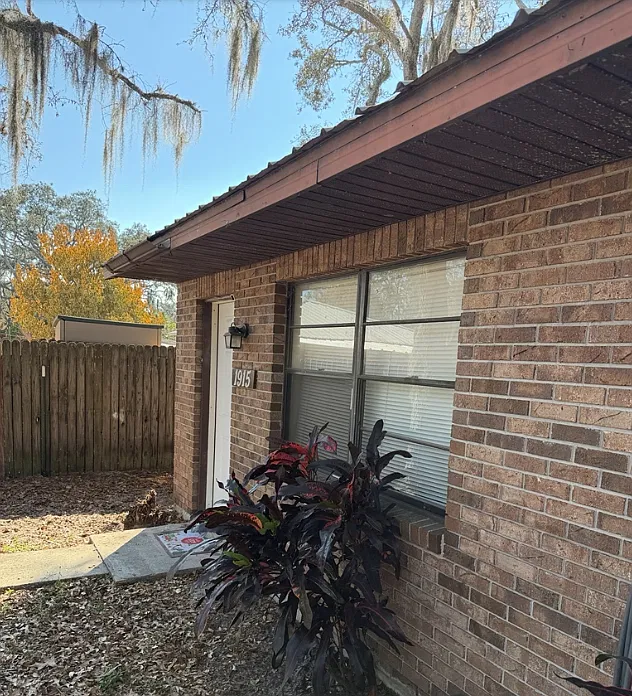 1915 Melady Ave — Photo 1