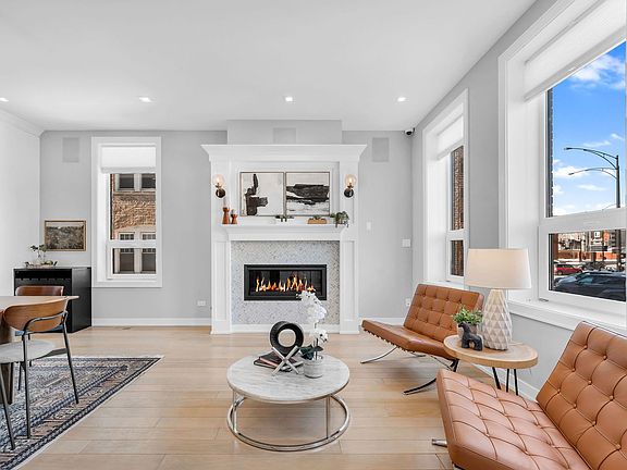 2nd image of 1549 W Diversey Pkwy #1