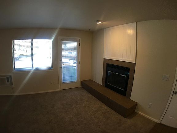 Living room / fireplace