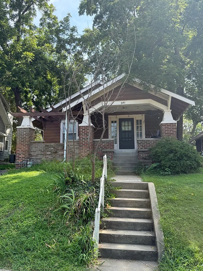 4147 Cambridge St — Photo 1