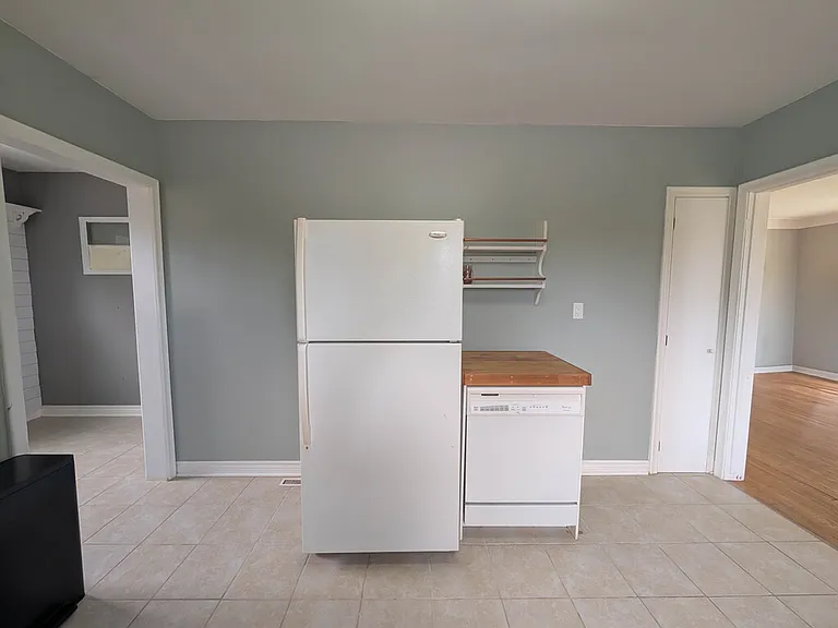 6332 Sherwood Rd — Photo 10