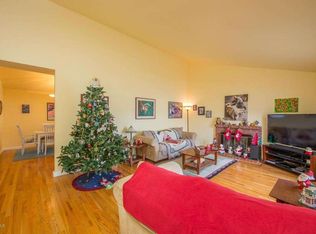 5704 N Damon St, Simi Valley, CA 93063