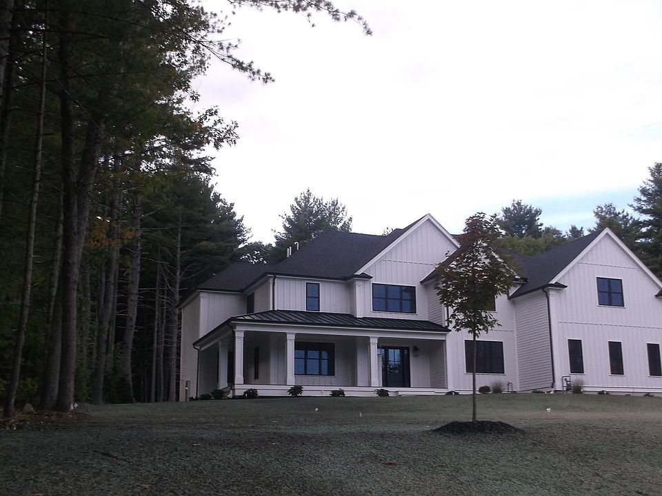 1st image of 8 Pond St