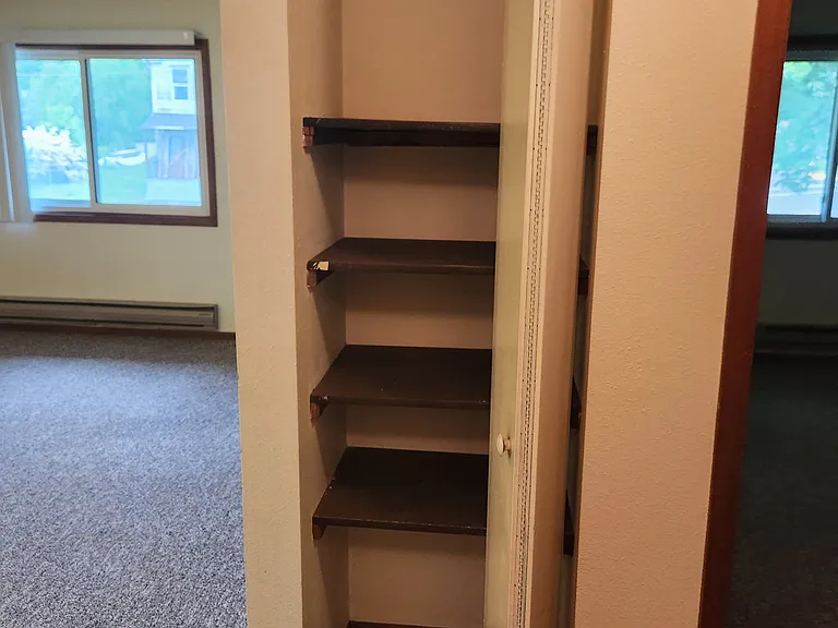 Winneshiek Apartments — Photo 7