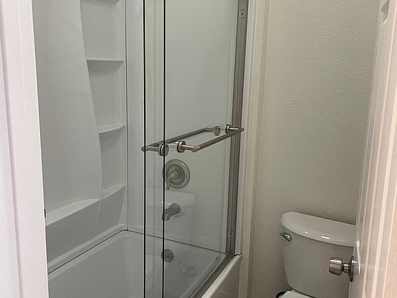 Main bedroom bathroom