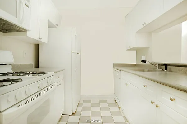 Rented by Town Residential | media 7