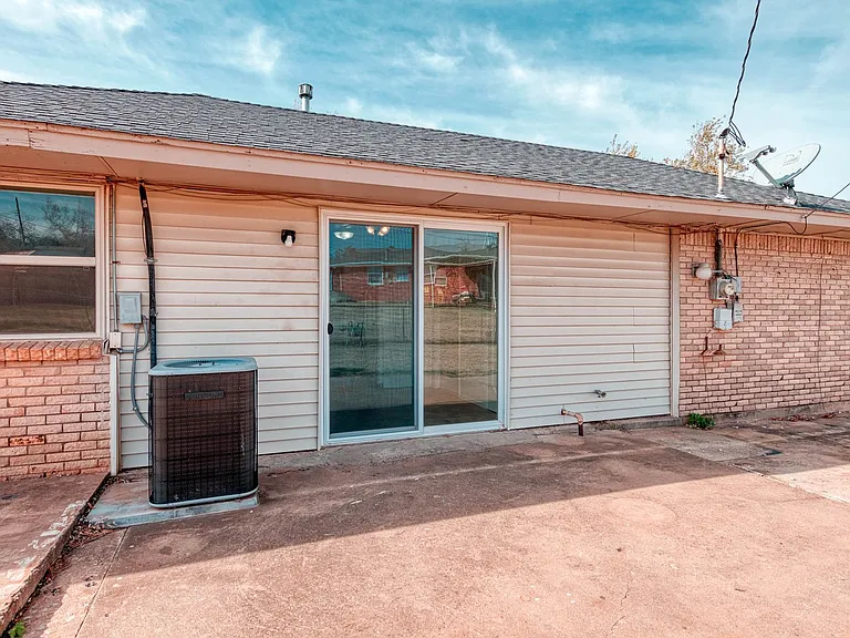 204 Vickie Dr — Photo 26