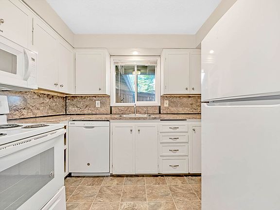 2nd image of 1809-1817 Ferry St SE