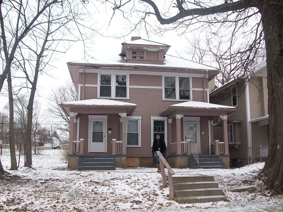 1st image of 1631 W Grand Ave