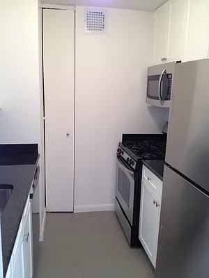 Rented by Realty Operations Group | media 4