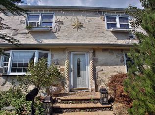 215 Neptune Ave, West Babylon, NY 11704