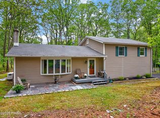 102 Wynding Way, Milford, PA 18337