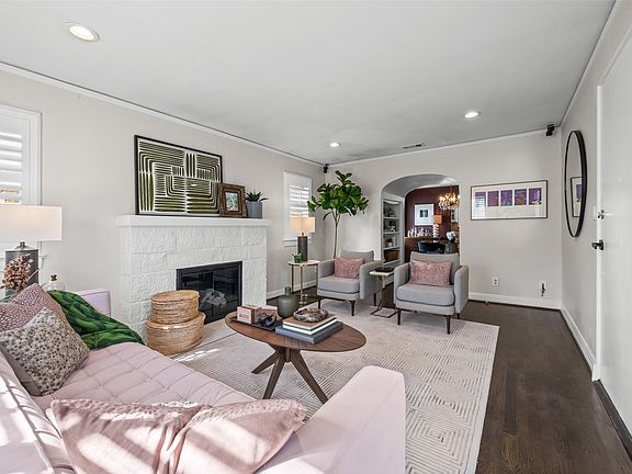 3rd image of 6117 Martel Ave