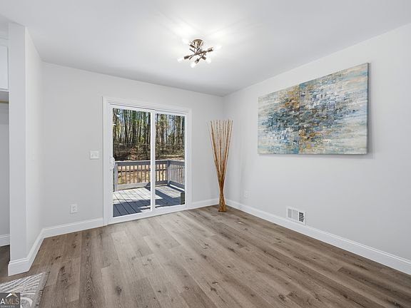 5th image of 360 Whisper Way