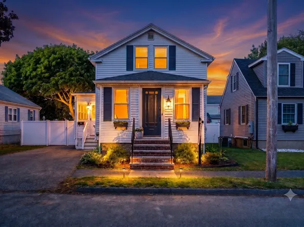 12 Johnson Ave, Peabody, MA 01960