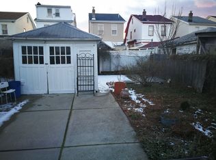 9012 181st St, Hollis, NY 11423