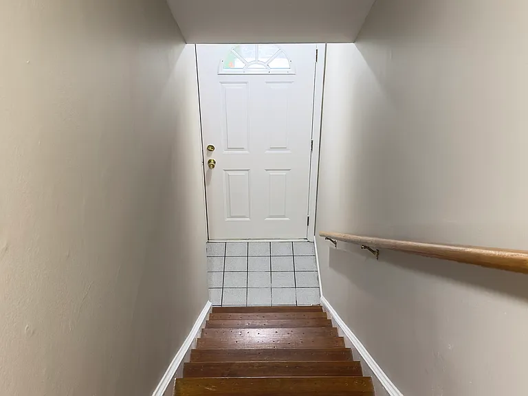 1930 Huntington Blvd — Photo 16