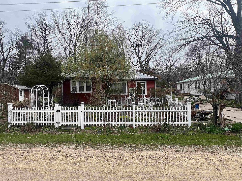 1st image of 877 Oak Dr