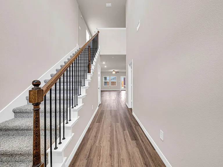 504 Weller Rd — Photo 20