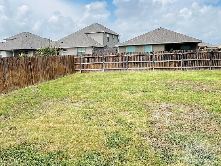 16901 Aventura Ave — Photo 27