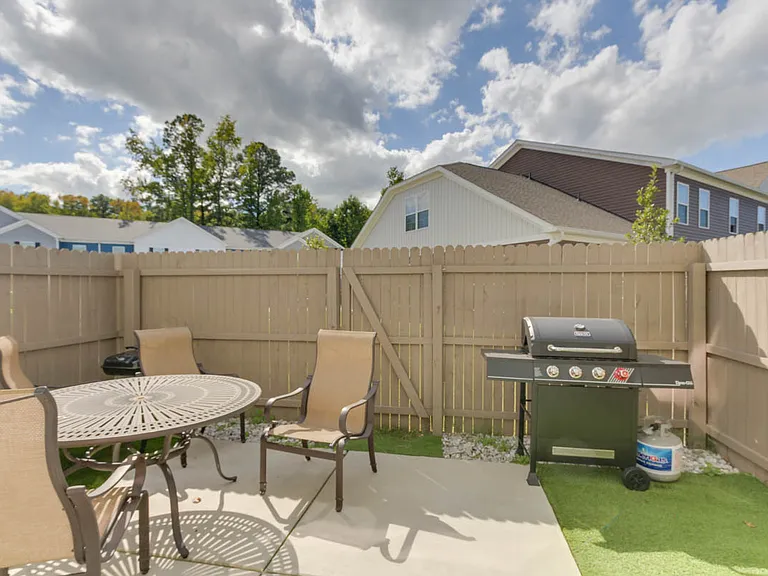 2416 Trafton Pl — Photo 16
