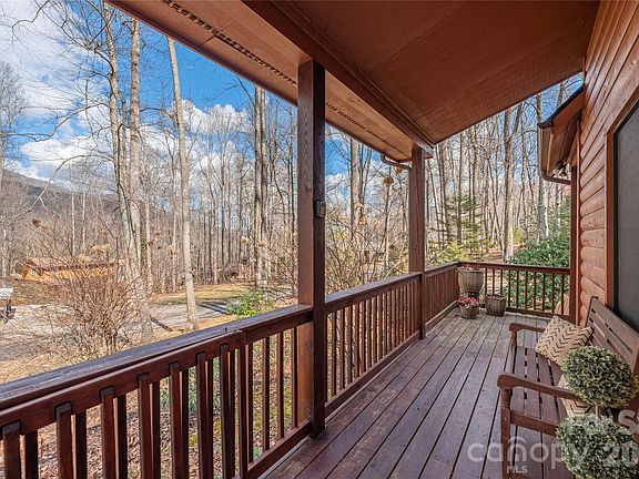 4th image of 57 Daisey Dr