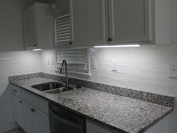 5th image of 2328 Eastover Dr