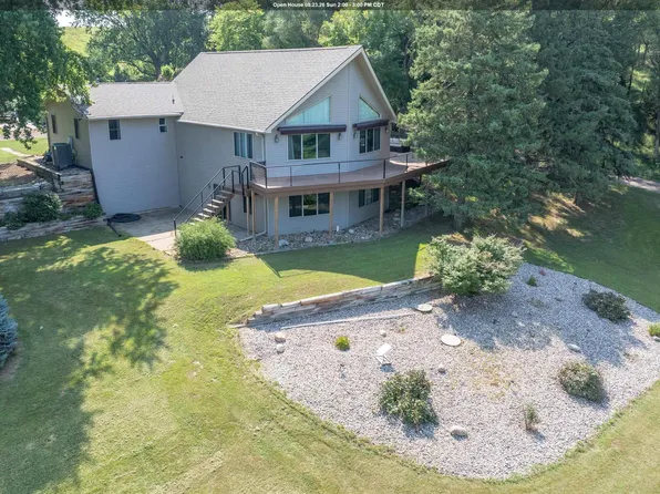 3902 Smith River Rd, Sioux City, IA 51108