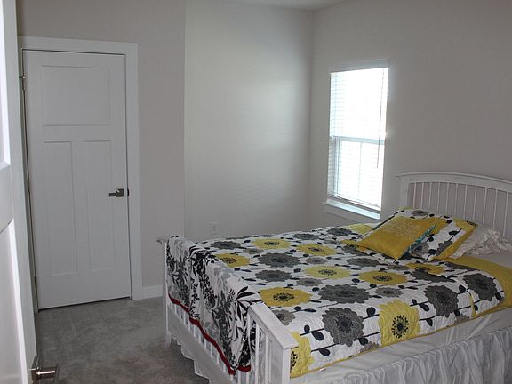 5th image of 2854 Simsbury Ln