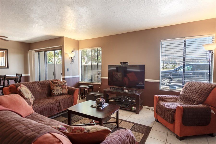 2nd image of 27060 Crossglade Ave Unit 1