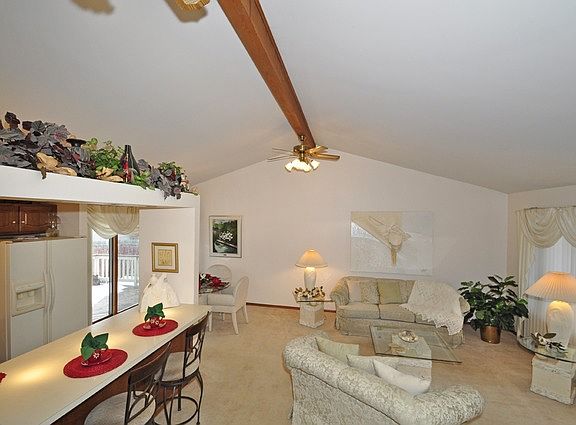 3rd image of 552 Belle Plaine Ave