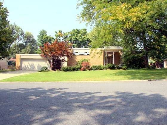 1st image of 5921 N Briarwood Ln