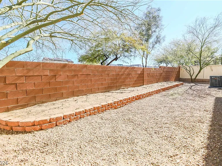 10410 Lady Angela St — Photo 32