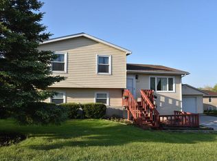 3805 Sutherland Dr, Park City, IL 60085