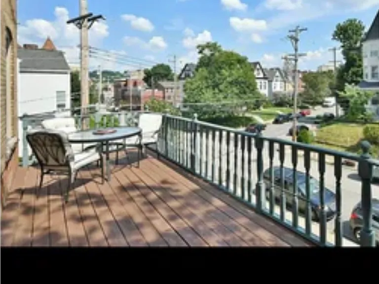 628 College St #1 — Photo 6