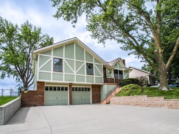 507 NE Karapat Dr, Kansas City, MO 64155