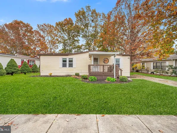 4 Locust Ct, Mays Landing, NJ 08330