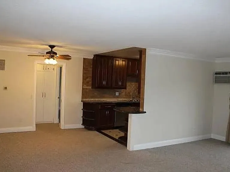 1259 N Ardmore Ave — Photo 2