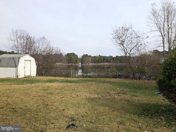 5th image of 210 W Collings Dr