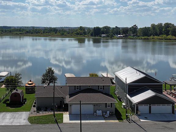 3rd image of 11295 W Lakeshore Dr