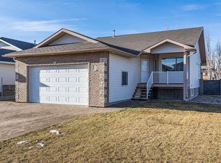 24 E Vista Rd SE, Medicine Hat, AB T1B4S9