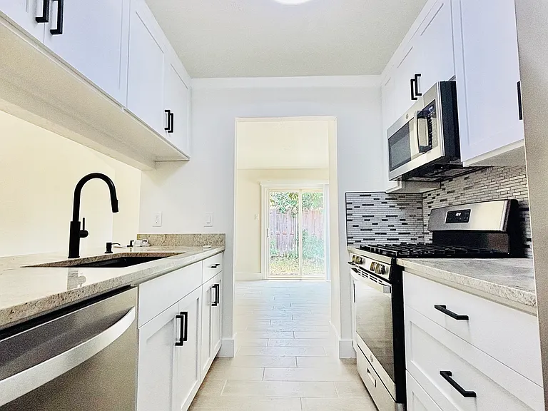 2008 Leeann Dr #A — Photo 3