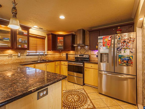 4th image of 3047 Leah St NE