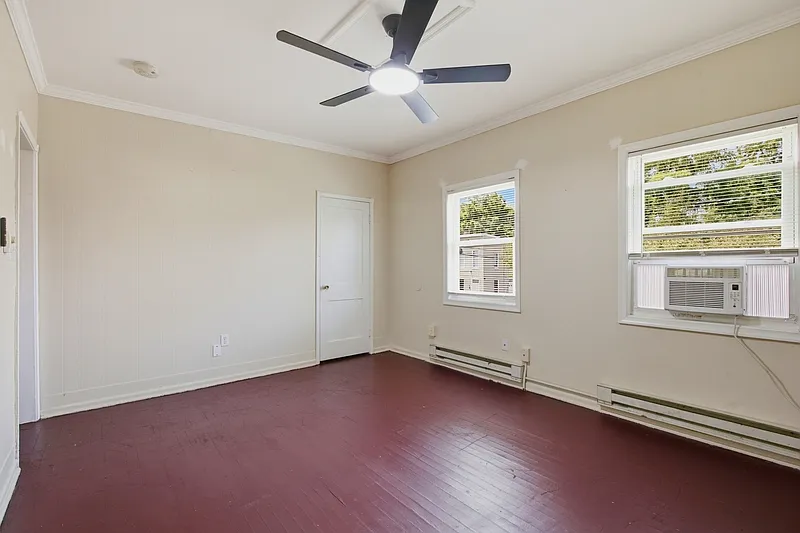1 bed, 1.0 bath, 1294 sqft, $900 — Photo 3