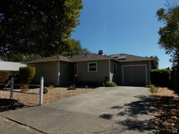 201 Champlain Avenue, Cloverdale, CA 95425