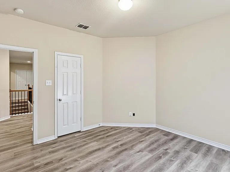 807 Clear Water Dr — Photo 33