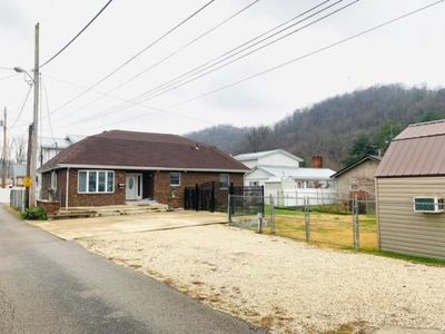 26 S Hall Aly, Prestonsburg, KY, 41653