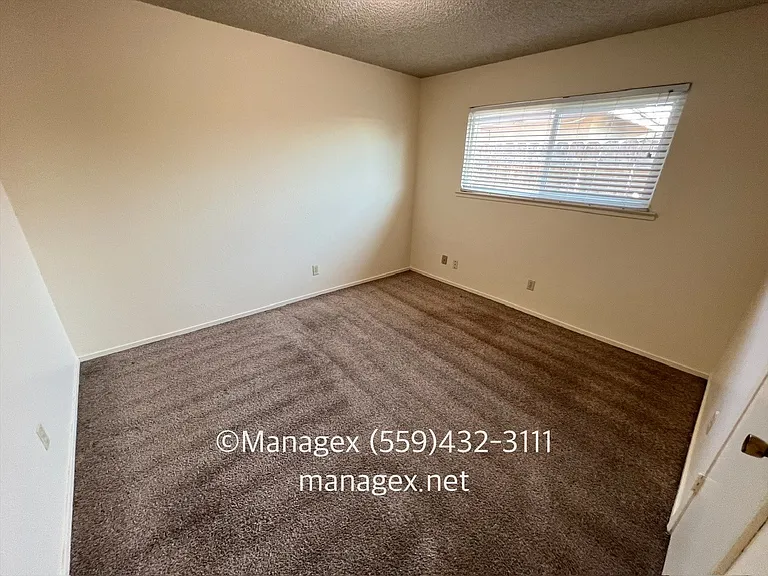 4575 N Lafayette Ave — Photo 7